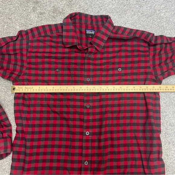 Patagonia Shirt Mens Large Red Plaid Flannel Button Up Organic Cotton Outdoors - Picture 3 of 7